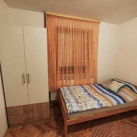 Apartment Apartman Domm Kobiljaca